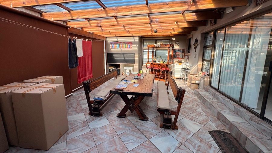 3 Bedroom Property for Sale in Reebok Western Cape